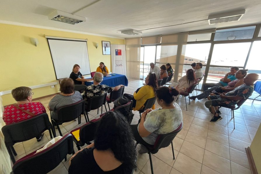 Delegada se reúne con Unión Comunal de JJVV “Nueva Tocopilla”