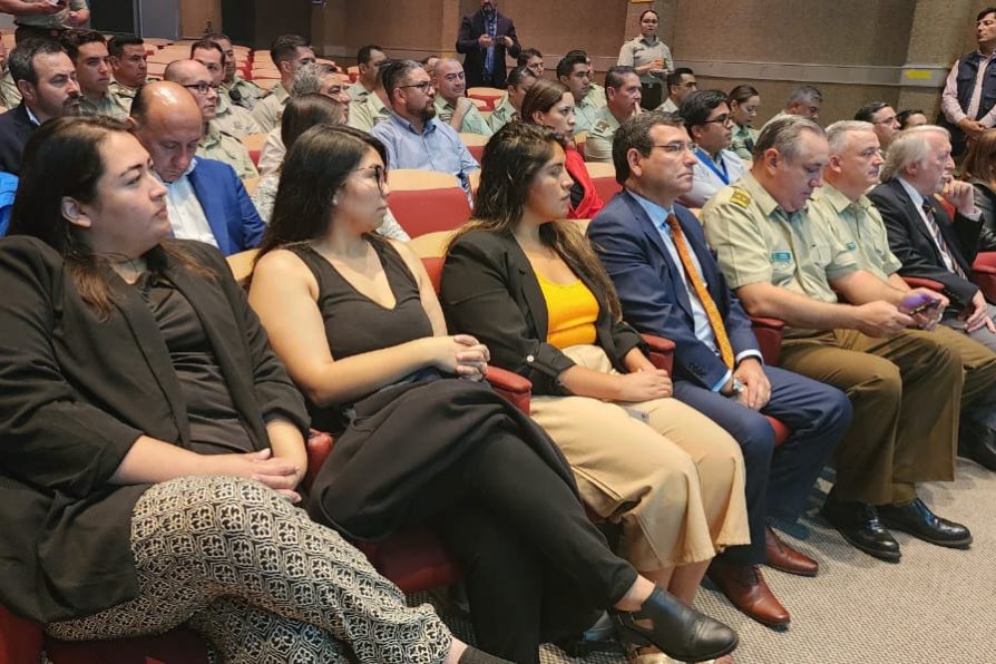 Delegada Presidencial participa en conversatorio sobre seguridad en los municipios