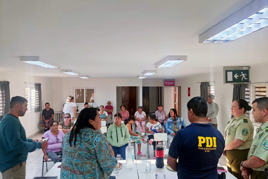 Delegación realiza encuentro con las policías en la población Pacífico Norte de Tocopilla
