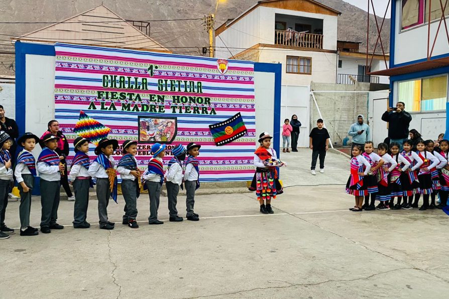 Delegación participa en la Fiesta a los Pueblos Originarios de la Escuela Carlos Condell