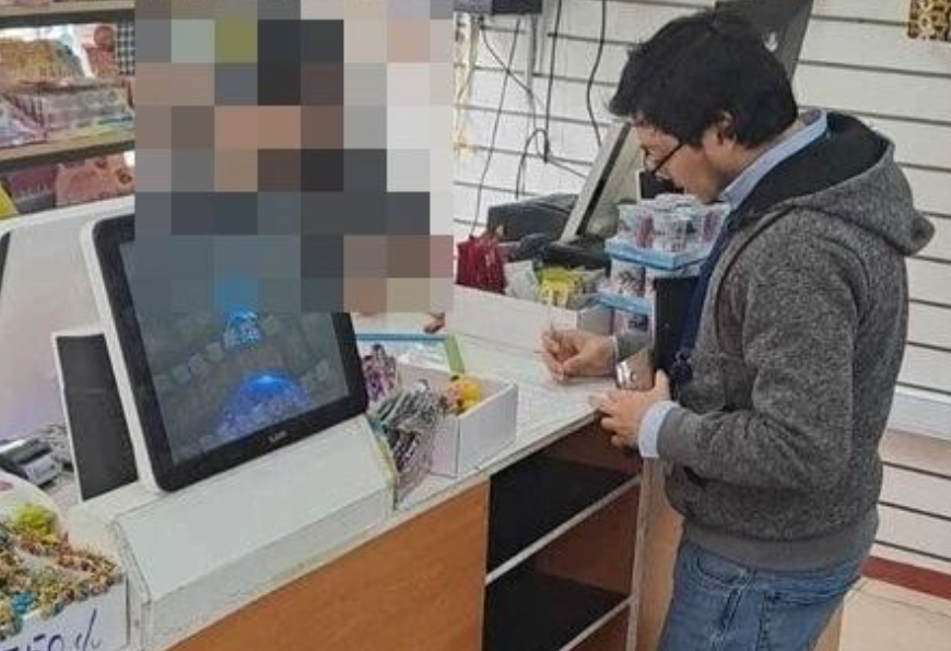 Dirección del Trabajo y Delegación presidencial fiscalizan locales comerciales chinos en el centro de Tocopilla